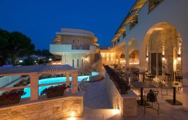 Neikos Mediterranean Luxury Suites