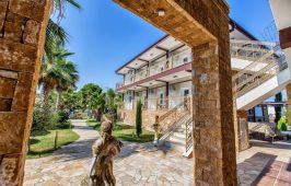 Greek Pride Hotel & Apartments