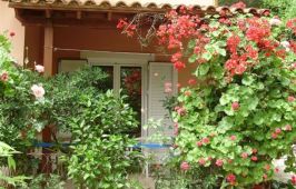 Fouxia Apartments and Studios