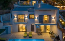 Anadeo Villas & Suites