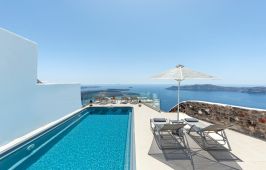 Pearl on the Cliff Hotel & Suites