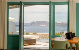 Neptune Luxury Spa Suites Santorini