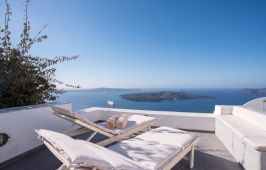 Dimitrios Cave House