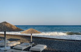 Alesahne Beach Hotel Santorini