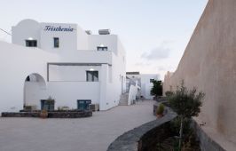Tristhenia Hotel