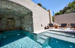 Aeon Suites Santorini