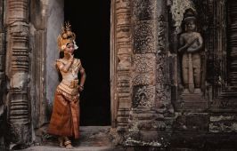 ИНДОКИТАЙ – АЗИАТСКА ПОЕЗИЯ – ПОЛЕТ ОТ ВАРНА