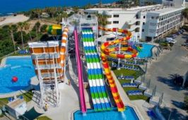 LEONARDO LAURA BEACH